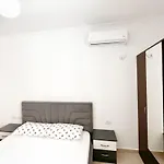 Apartament Beachside Bliss Bright Steps From The Wlora