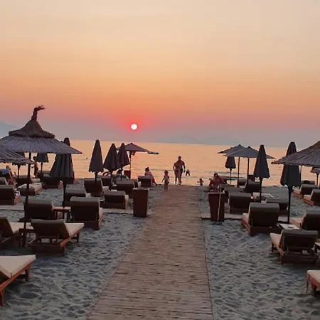 Beachside Bliss Bright Steps From The Lejlighed