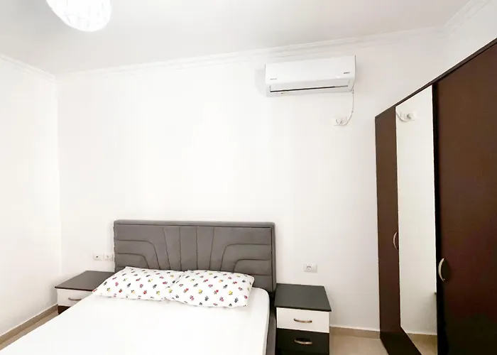 Appartamento Beachside Bliss Bright Steps From The Vlorë